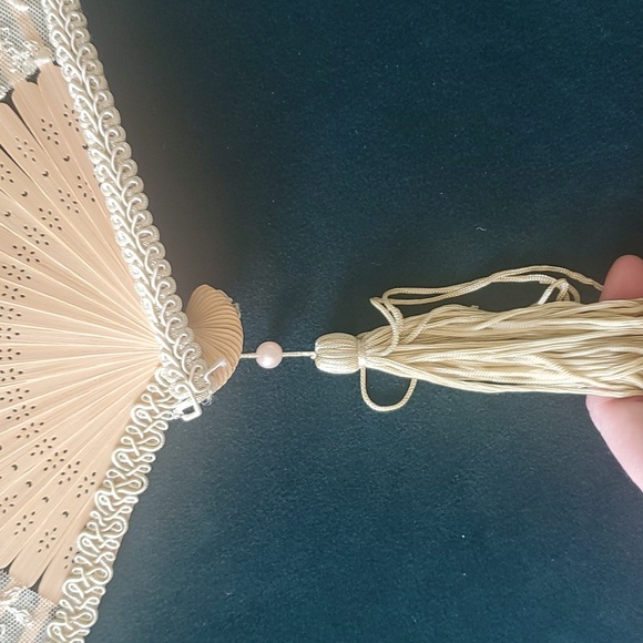 Vintage Antique decorative fan - Picture 3 of 6